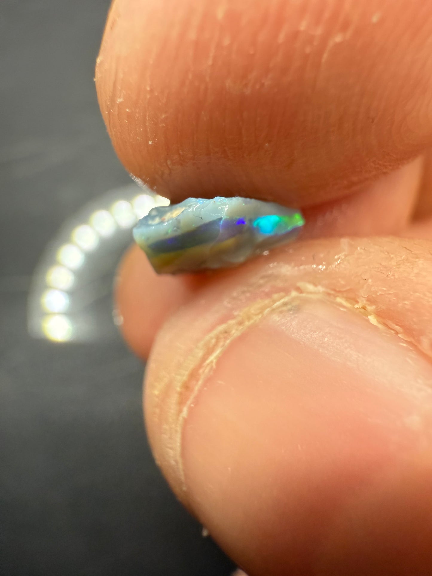BLUE GREEN GEM 19.35CT
