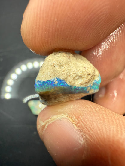 BLUE RED CRYSTAL GEM 26.45CT