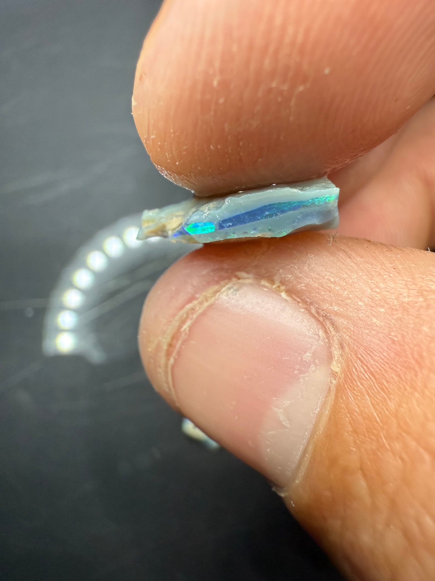 BLUE GREEN GEM 19.35CT