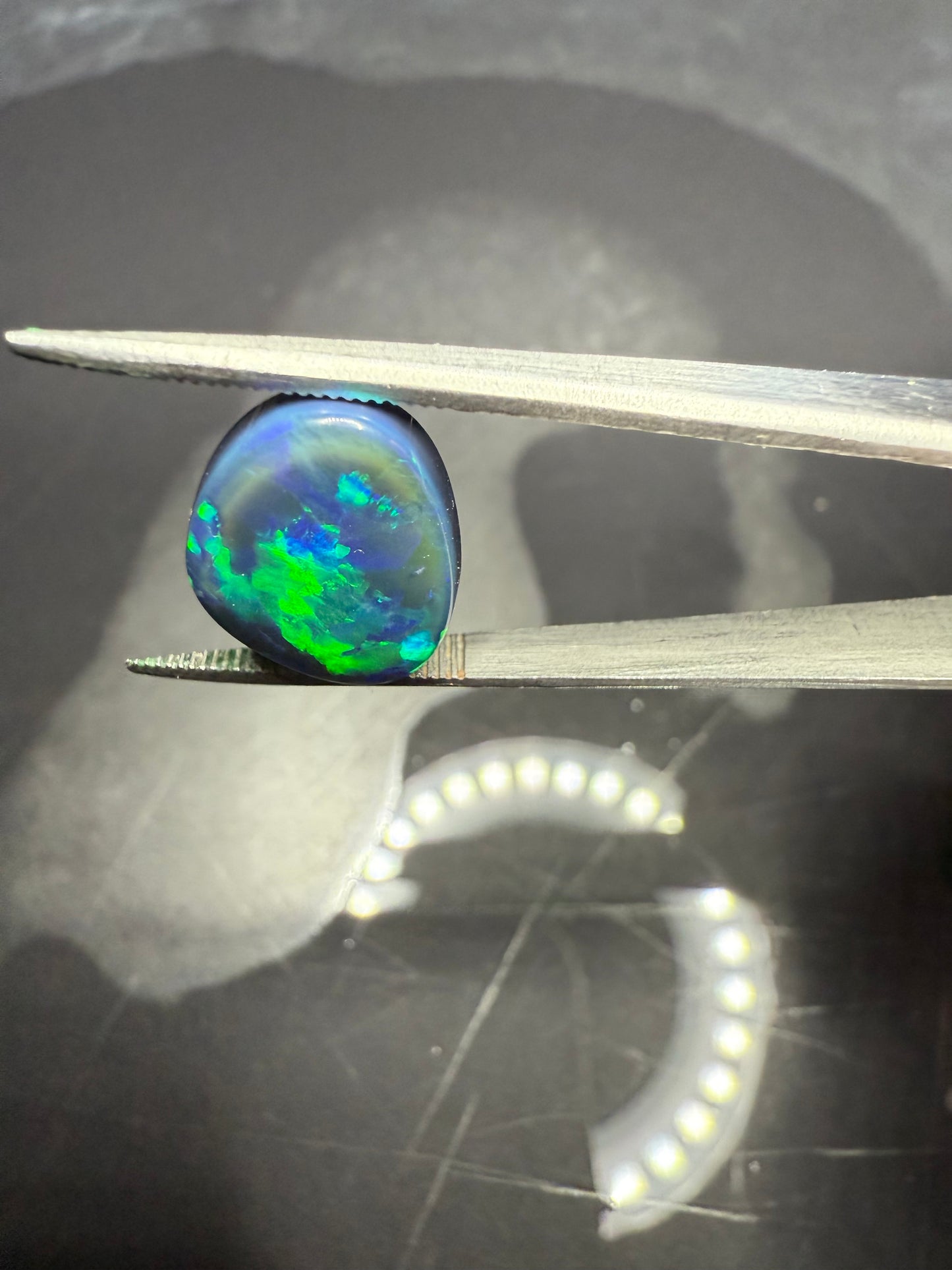 4.5CT NATURAL SOLID BLACK OPAL