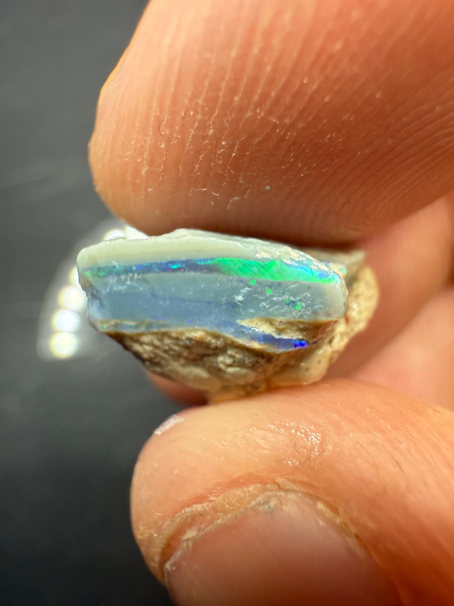 BLUE GREEN GEM 19.35CT
