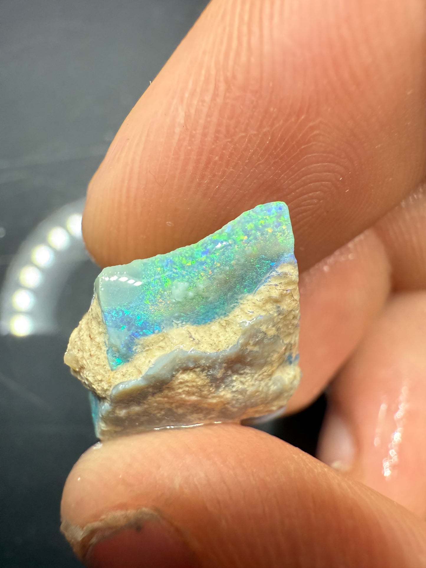 BLUE RED CRYSTAL GEM 26.45CT