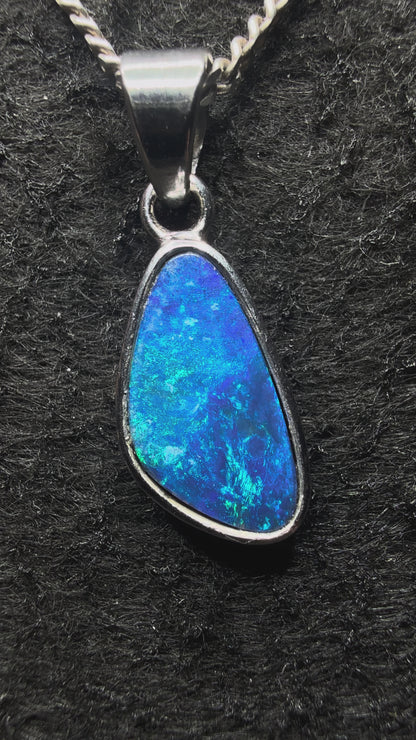 Doublet Opal Pendant in 925 Silver